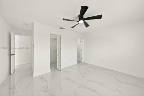 House in Cooper City, Florida 3 bedrooms, 117.06 sq.m. № 1953149 - photo 15