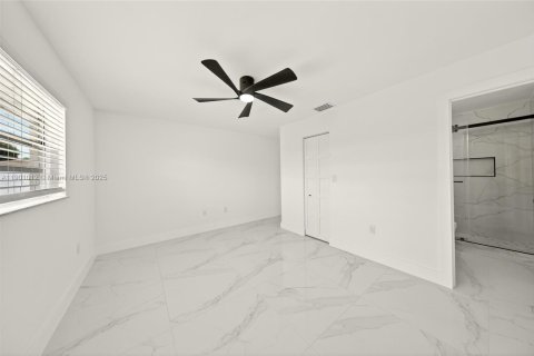 House in Cooper City, Florida 3 bedrooms, 117.06 sq.m. № 1953149 - photo 16