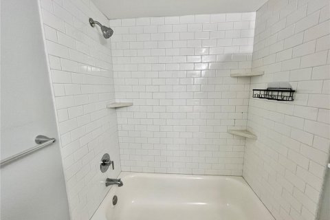 Купить кондоминиум в Клируотер, Флорида 4 комнаты, 76.64м2, № 1733382 - фото 15