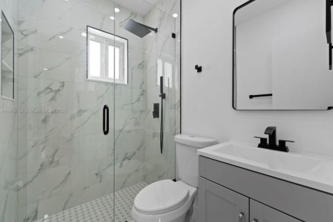 House in Hialeah, Florida 4 bedrooms, 108.51 sq.m. № 1970501 - photo 27