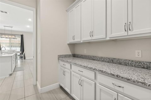 Villa ou maison à louer à Orlando, Floride: 6 chambres, 489.78 m2 № 2117891 - photo 13