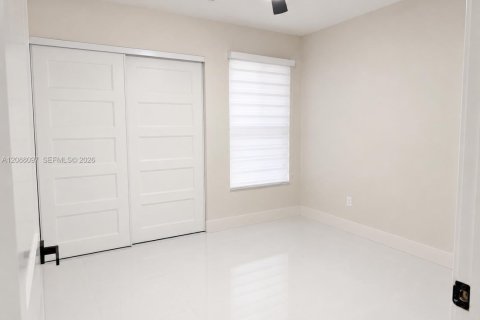 Casa en venta en Miami, Florida, 2 dormitorios, 105.17 m2 № 2365036 - foto 11