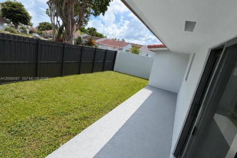 Casa en venta en Miami, Florida, 2 dormitorios, 105.17 m2 № 2365036 - foto 17