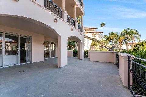 Copropriété à louer à Miami Beach, Floride: 3 chambres, 190.36 m2 № 2015164 - photo 4