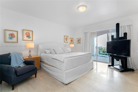 Copropriété à louer à Miami Beach, Floride: 3 chambres, 190.36 m2 № 2015164 - photo 11