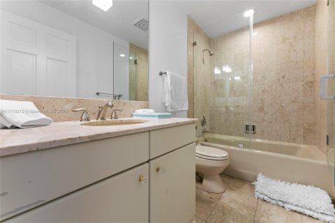 Copropriété à louer à Miami Beach, Floride: 3 chambres, 190.36 m2 № 2015164 - photo 16