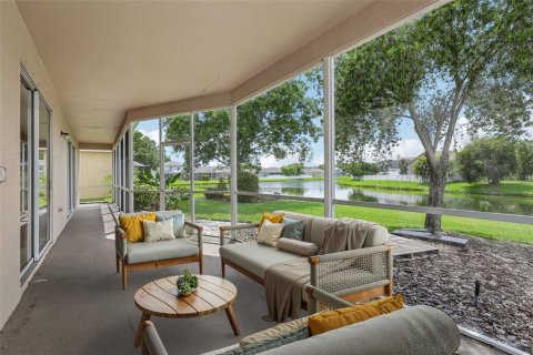 House in Land O' Lakes, Florida 4 bedrooms, 305.56 sq.m. № 1813827 - photo 23
