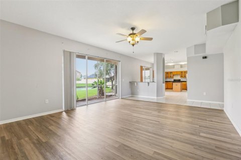 House in Land O' Lakes, Florida 4 bedrooms, 305.56 sq.m. № 1813827 - photo 3