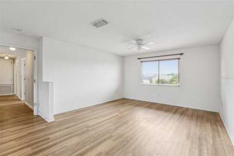House in Land O' Lakes, Florida 4 bedrooms, 305.56 sq.m. № 1813827 - photo 18