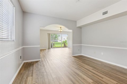House in Land O' Lakes, Florida 4 bedrooms, 305.56 sq.m. № 1813827 - photo 12