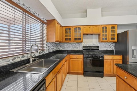 House in Land O' Lakes, Florida 4 bedrooms, 305.56 sq.m. № 1813827 - photo 29