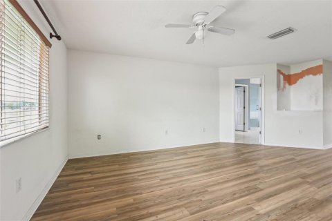 House in Land O' Lakes, Florida 4 bedrooms, 305.56 sq.m. № 1813827 - photo 10