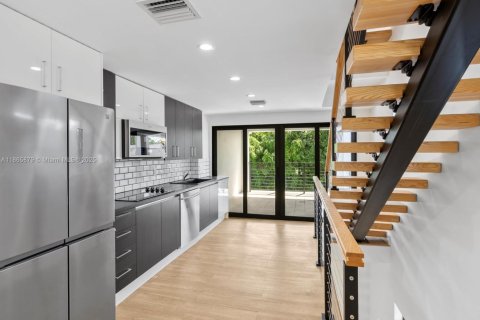 Commercial property in Miami Beach, Florida № 1897112 - photo 24