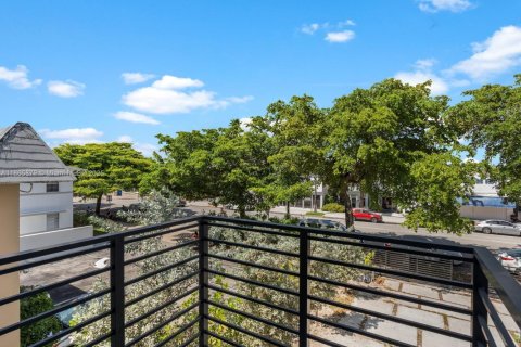 Commercial property in Miami Beach, Florida № 1897112 - photo 9