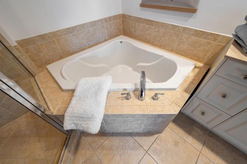 Condo in Stuart, Florida, 2 bedrooms № 2078177 - photo 24