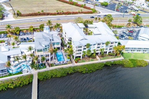 Condo in Stuart, Florida, 2 bedrooms № 2078177 - photo 3