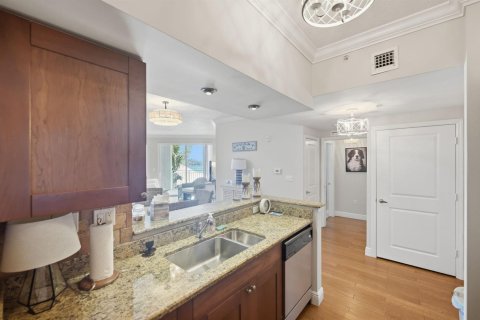 Condo in Stuart, Florida, 2 bedrooms № 2078177 - photo 15