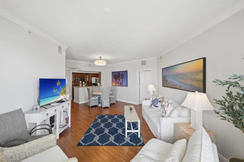 Condo in Stuart, Florida, 2 bedrooms № 2078177 - photo 13