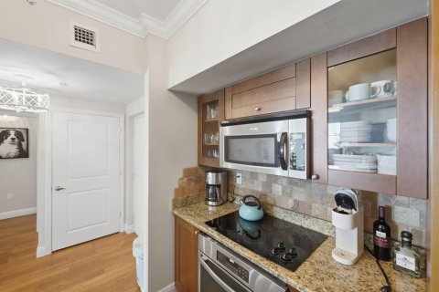 Condo in Stuart, Florida, 2 bedrooms № 2078177 - photo 16