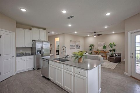 House in Green Cove Springs, Florida 4 bedrooms, 213.49 sq.m. № 2091774 - photo 21