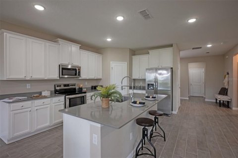 House in Green Cove Springs, Florida 4 bedrooms, 213.49 sq.m. № 2091774 - photo 18