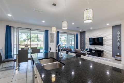 House in Kissimmee, Florida 6 bedrooms, 266.82 sq.m. № 1769964 - photo 14