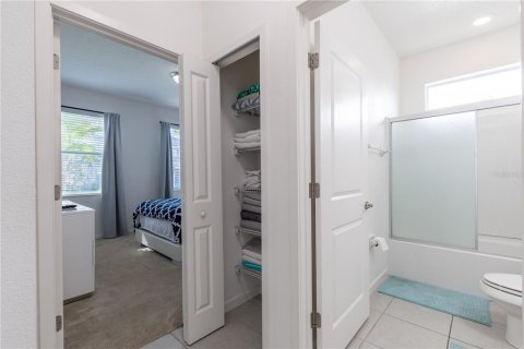 House in Kissimmee, Florida 6 bedrooms, 266.82 sq.m. № 1769964 - photo 6