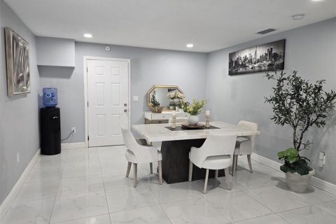 Casa en venta en Spring Hill, Florida, 4 dormitorios, 229.65 m2 № 2195325 - foto 3