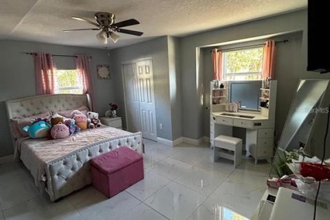 Casa en venta en Spring Hill, Florida, 4 dormitorios, 229.65 m2 № 2195325 - foto 10