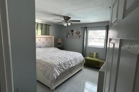 Casa en venta en Spring Hill, Florida, 4 dormitorios, 229.65 m2 № 2195325 - foto 13