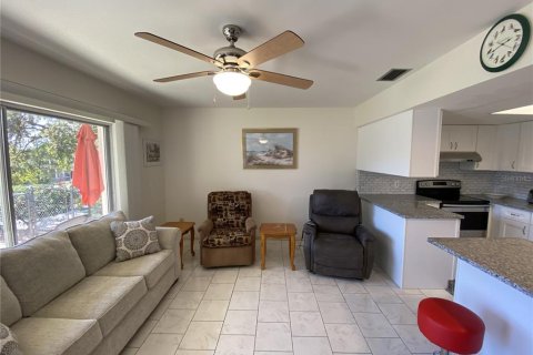 Condominio en venta en Lake Wales, Florida, 1 dormitorio, 67.26 m2 № 1508466 - foto 4