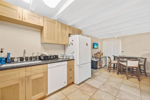 Купить виллу или дом в Клируотер, Флорида 8 комнат, 188.5м2, № 1844865 - фото 12