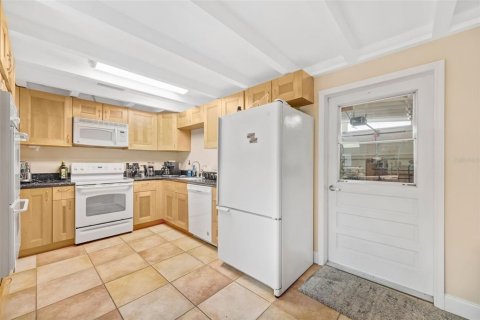 Купить виллу или дом в Клируотер, Флорида 8 комнат, 188.5м2, № 1844865 - фото 10