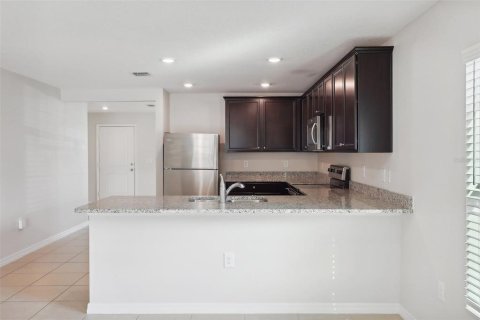 House in Poinciana, Florida 4 bedrooms, 173.63 sq.m. № 1522530 - photo 10