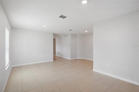House in Poinciana, Florida 4 bedrooms, 173.63 sq.m. № 1522530 - photo 7