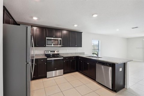 House in Poinciana, Florida 4 bedrooms, 173.63 sq.m. № 1522530 - photo 8