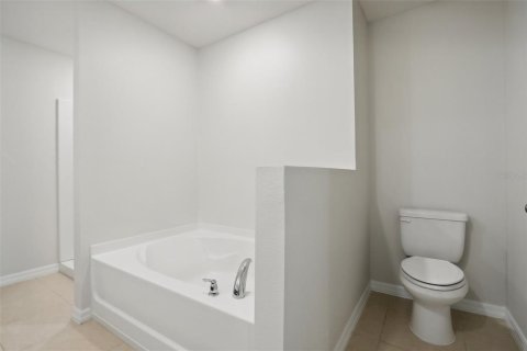 House in Poinciana, Florida 4 bedrooms, 173.63 sq.m. № 1522530 - photo 20