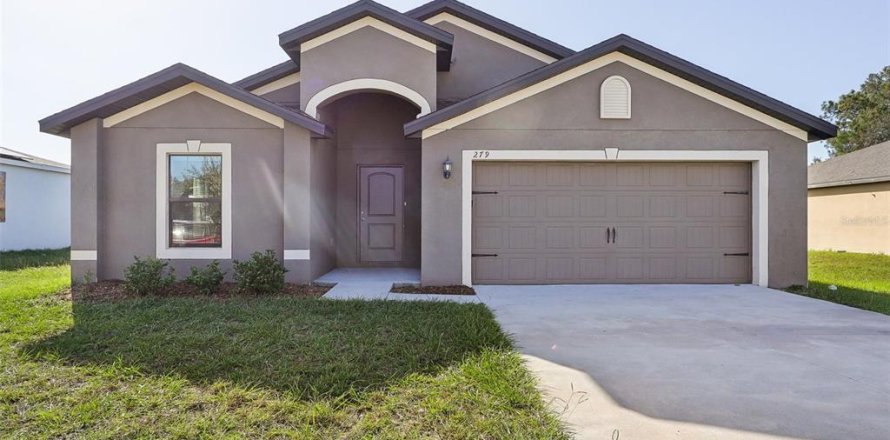 House in Poinciana, Florida 4 bedrooms, 173.63 sq.m. № 1522530