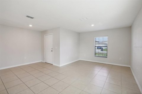 House in Poinciana, Florida 4 bedrooms, 173.63 sq.m. № 1522530 - photo 6