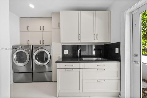 Villa ou maison à louer à Miami Beach, Floride: 5 chambres, 369.75 m2 № 2000397 - photo 29