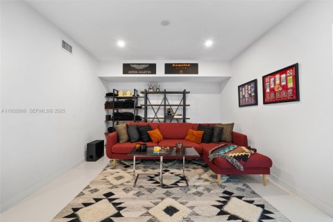 Villa ou maison à louer à Miami Beach, Floride: 5 chambres, 369.75 m2 № 2000397 - photo 15