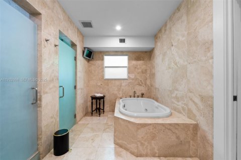 Villa ou maison à louer à Miami Beach, Floride: 5 chambres, 369.75 m2 № 2000397 - photo 18