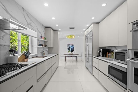 Villa ou maison à louer à Miami Beach, Floride: 5 chambres, 369.75 m2 № 2000397 - photo 8