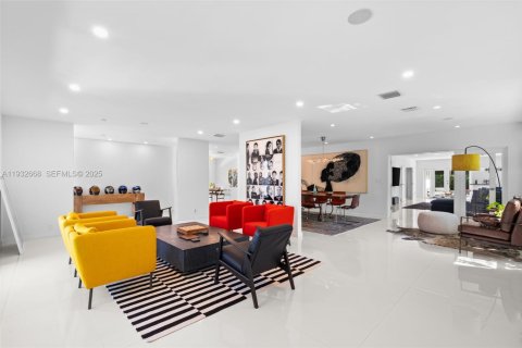 Villa ou maison à louer à Miami Beach, Floride: 5 chambres, 369.75 m2 № 2000397 - photo 5