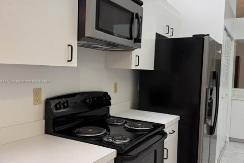 Condominio en venta en Tamarac, Florida, 2 dormitorios, 116.69 m2 № 1865321 - foto 5