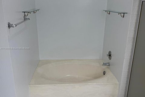 Condominio en venta en Tamarac, Florida, 2 dormitorios, 116.69 m2 № 1865321 - foto 26