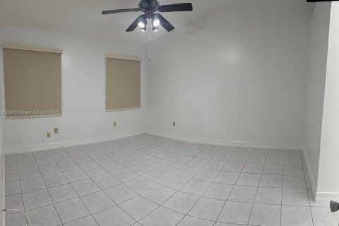 Condominio en venta en Tamarac, Florida, 2 dormitorios, 116.69 m2 № 1865321 - foto 22