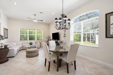 House in Lake Worth, Florida 3 bedrooms, 190.73 sq.m. № 2417555 - photo 18