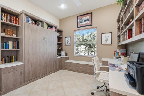 House in Lake Worth, Florida 3 bedrooms, 190.73 sq.m. № 2417555 - photo 7
