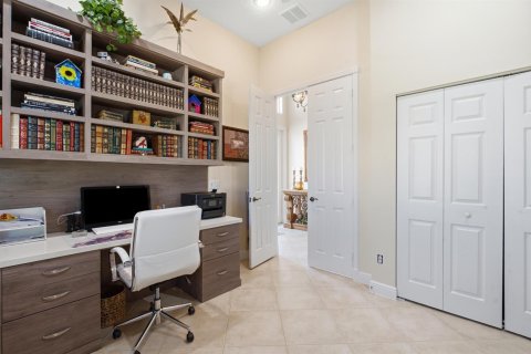 House in Lake Worth, Florida 3 bedrooms, 190.73 sq.m. № 2417555 - photo 8